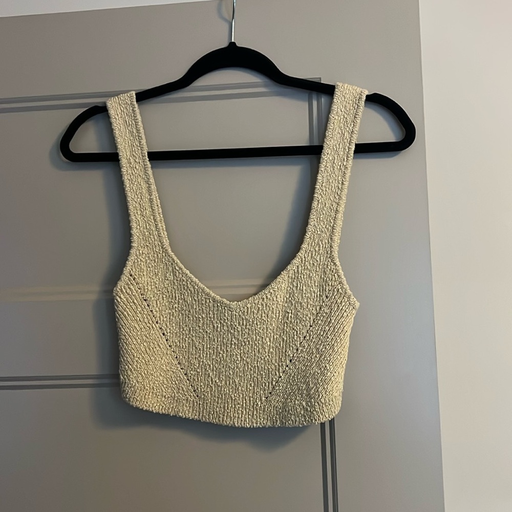 Urban outfitters. Size M. Worn once - great condition